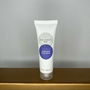 🟨 $5 - Balance Me Pure Skin Face Wash